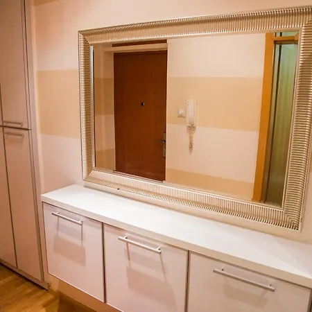Apartman Stara Varos 아파트 포드고리차